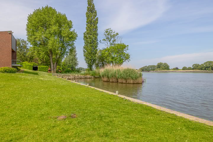 Photo 47 of Gelkenes 47-B