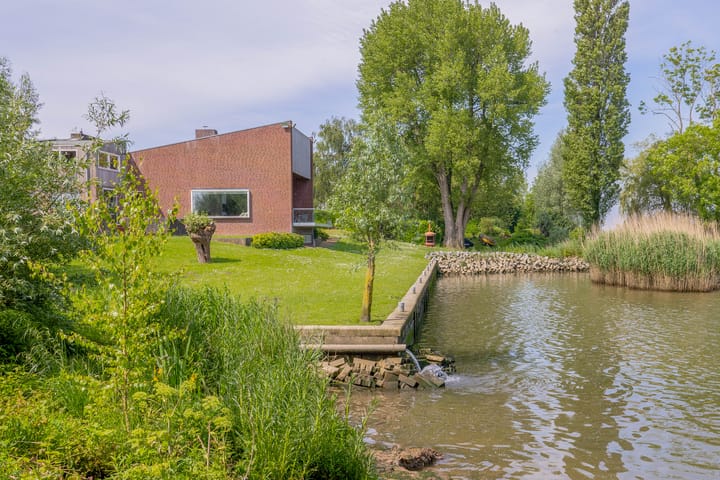 Photo 52 of Gelkenes 47-B