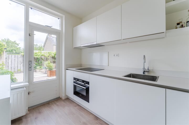 Foto 16 van Robert Kochlaan 12