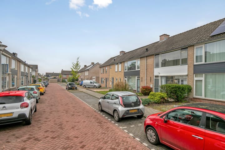 Foto 38 van Dahliastraat 15