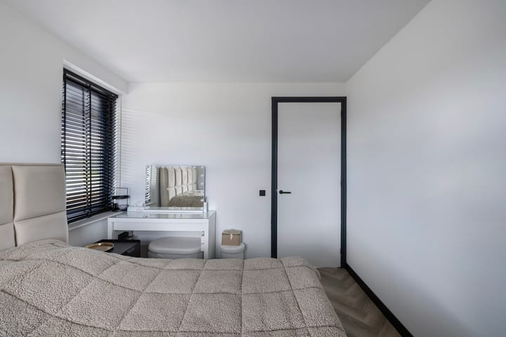 Photo 46 of Fuchsia 20