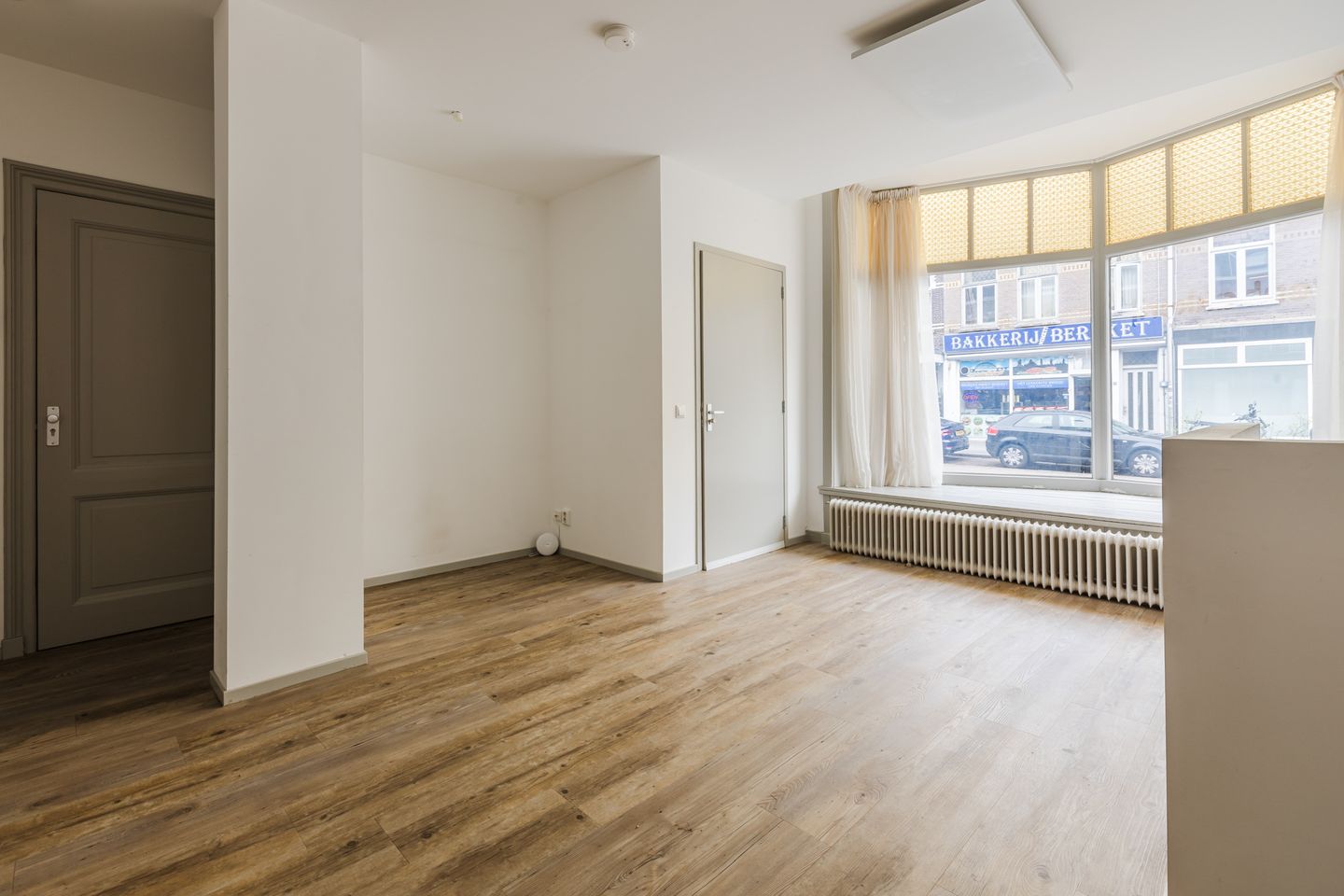View photo 5 of Willemsweg 62-64