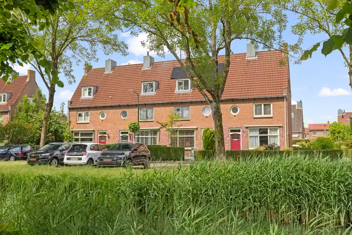 Foto 2 van Vrouw Baertestraat 9