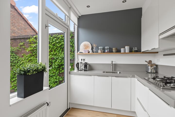 Foto 3 van Vrouw Baertestraat 9