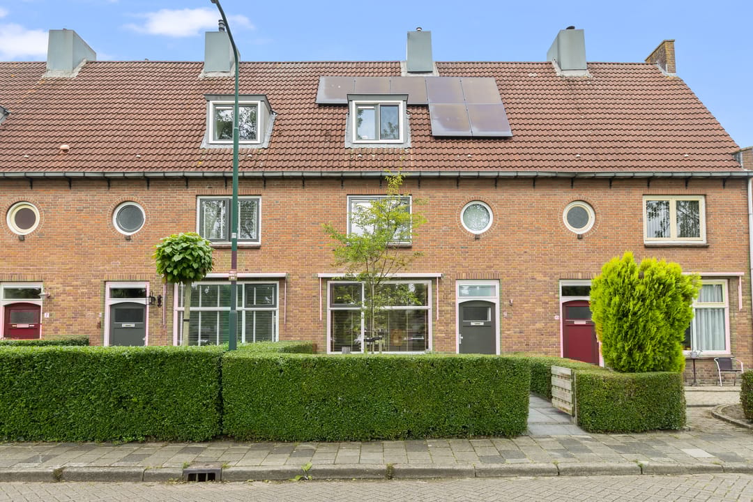 Foto 8 van Vrouw Baertestraat 9