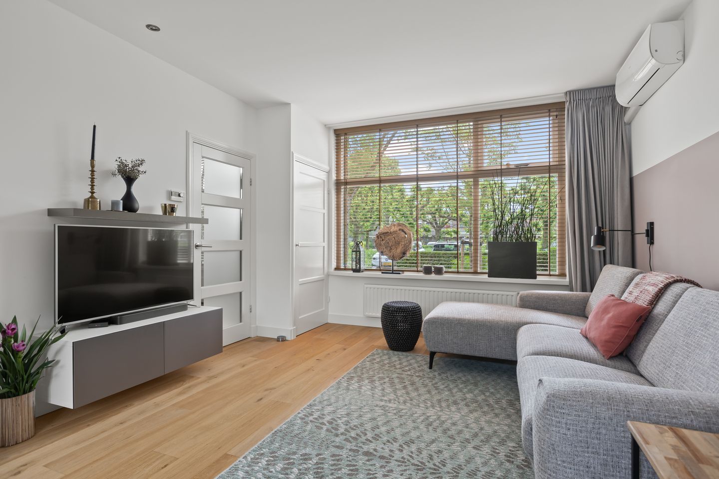 Foto 14 van Vrouw Baertestraat 9