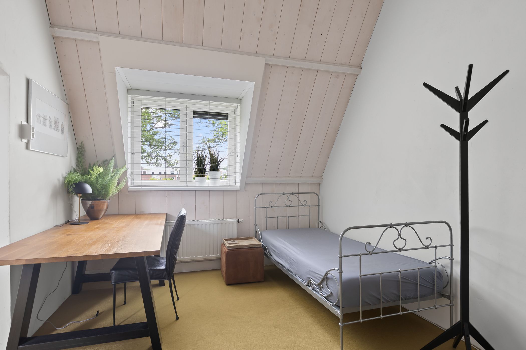 Foto 42 van Vrouw Baertestraat 9