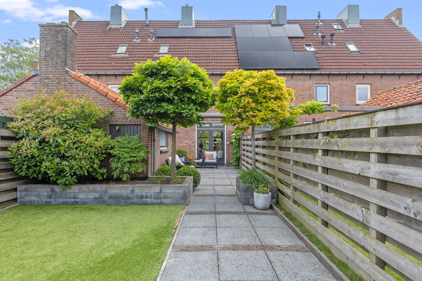 Foto 49 van Vrouw Baertestraat 9