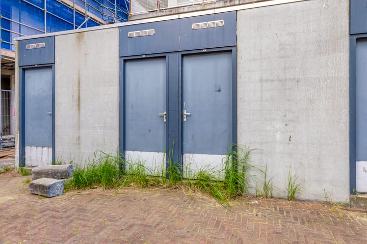 Photo 32 of Damstraat 6