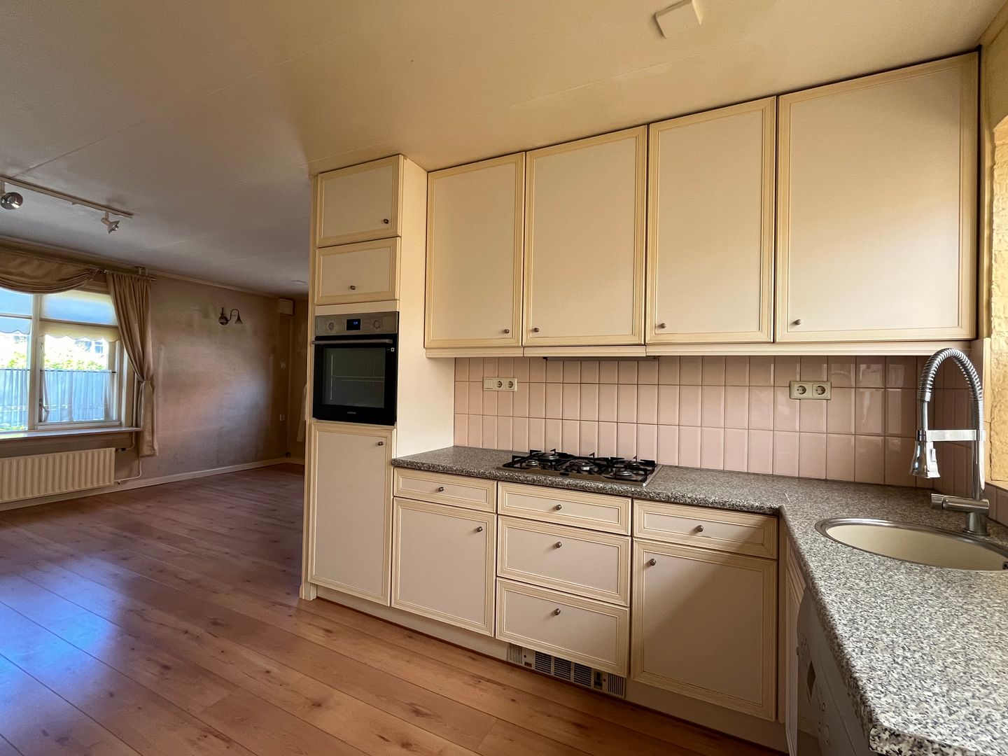 Foto 10 van Warderweg 6