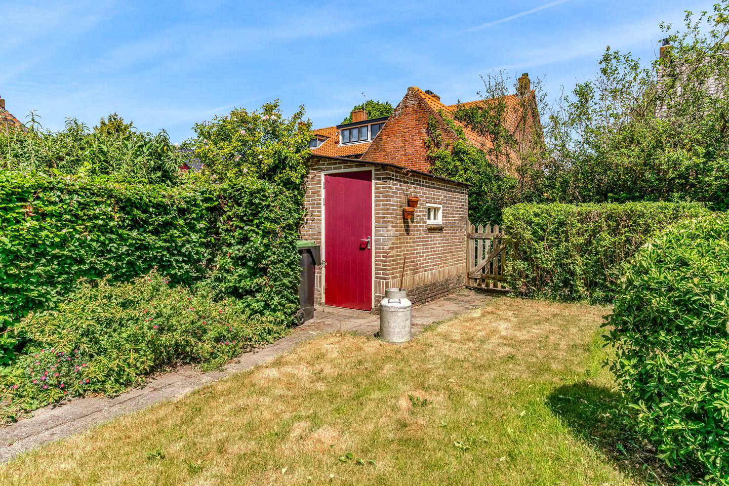 Photo 25 of Meidoornstraat 30