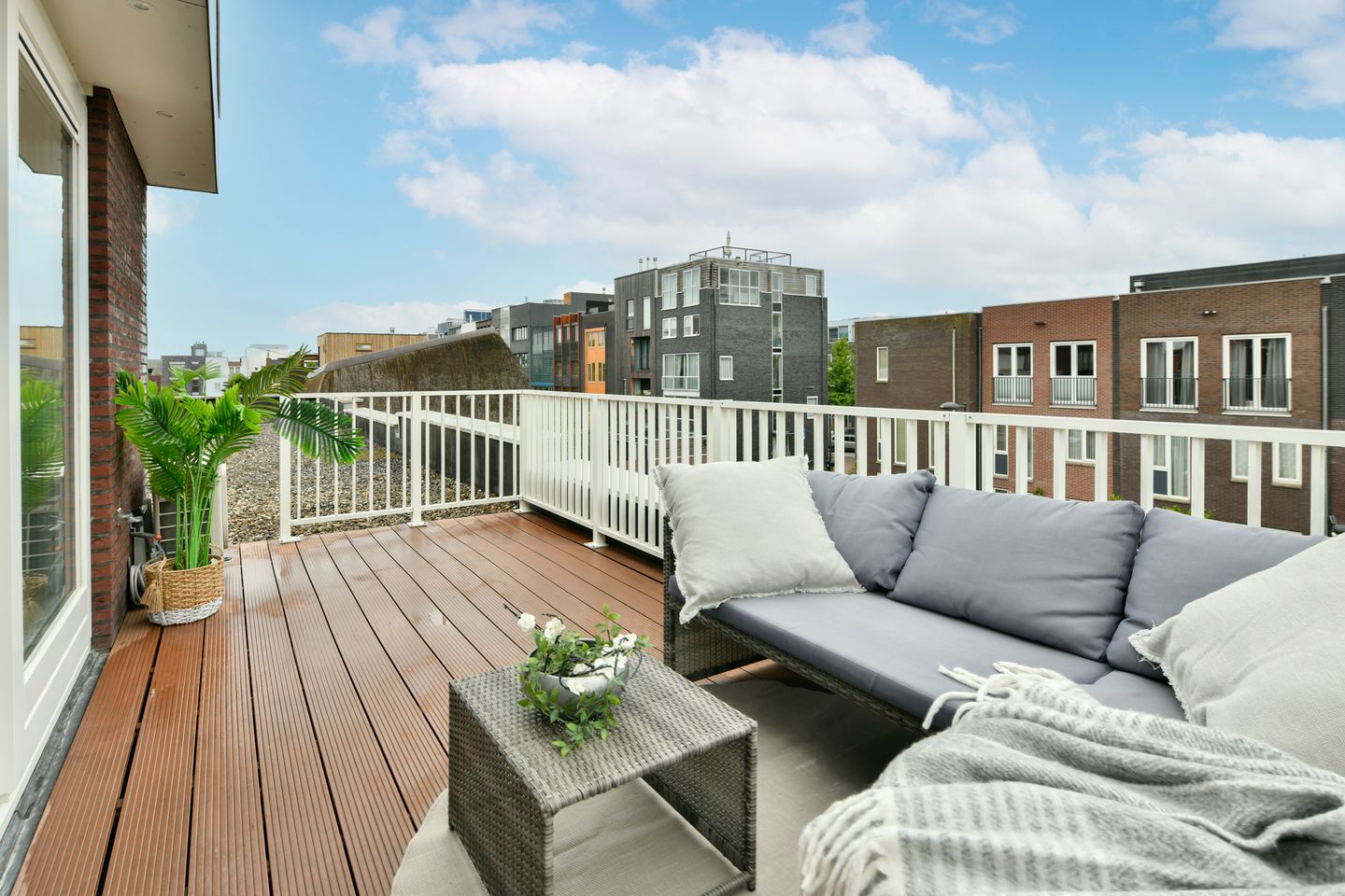 Foto 10 van Edward Masseystraat 10