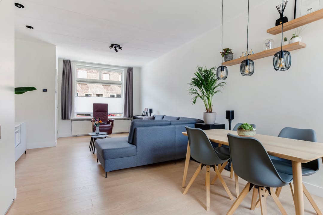 Photo 2 of Graaf van Bloisstraat 58