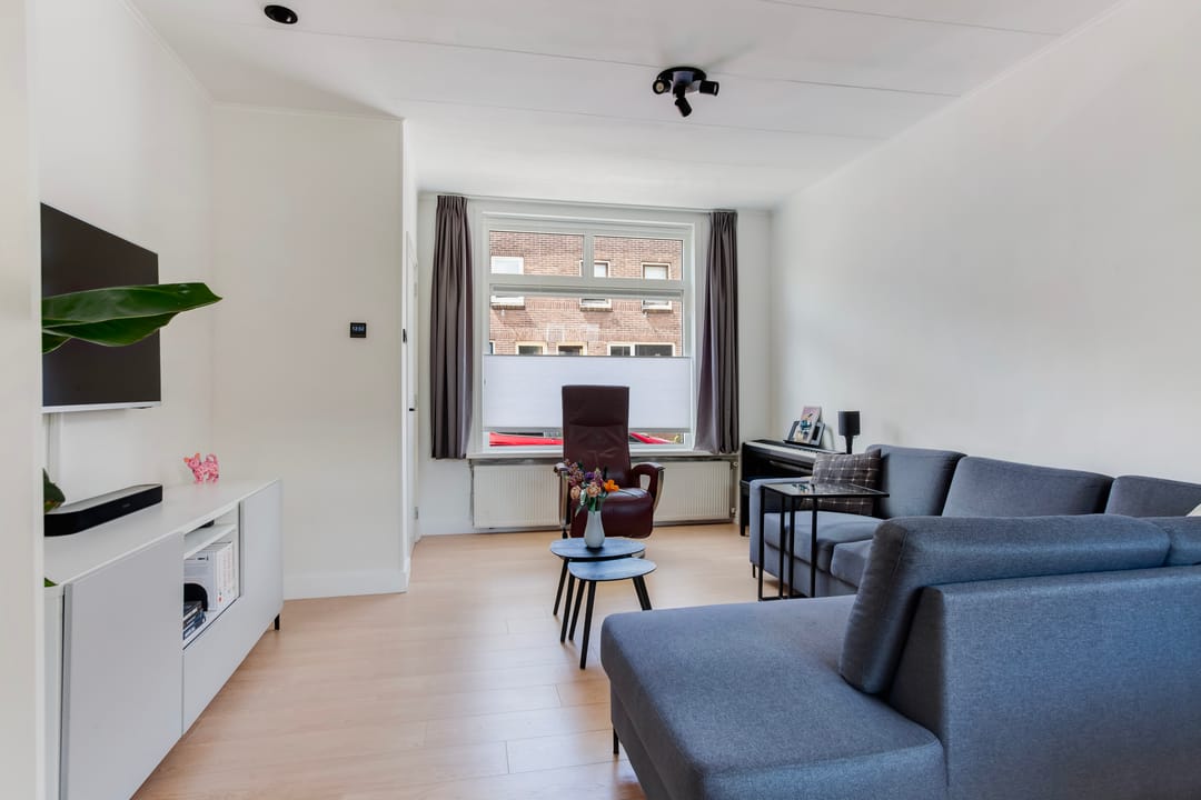 Photo 13 of Graaf van Bloisstraat 58