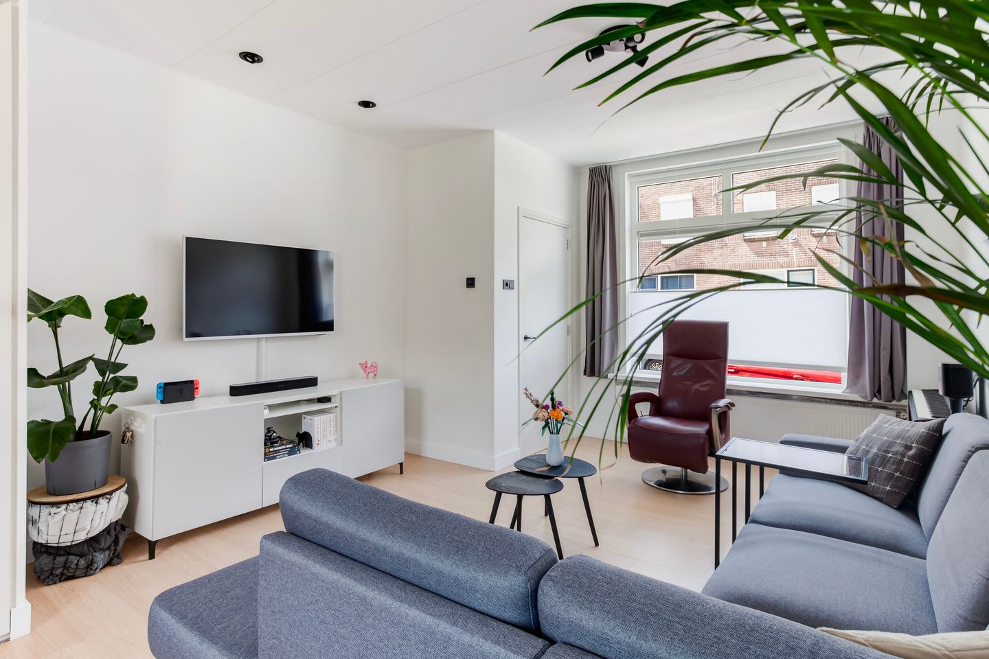 Photo 14 of Graaf van Bloisstraat 58