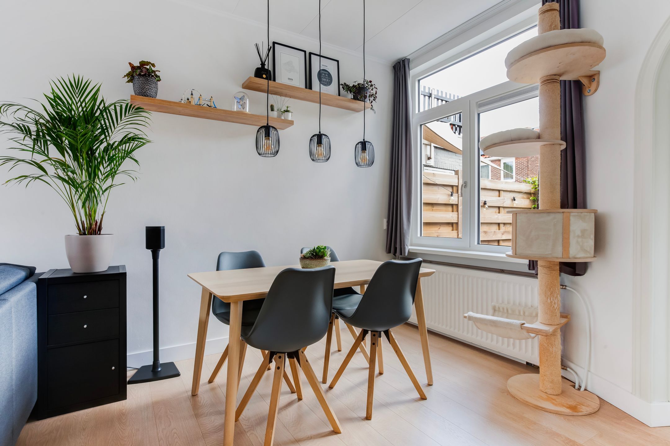 Photo 15 of Graaf van Bloisstraat 58