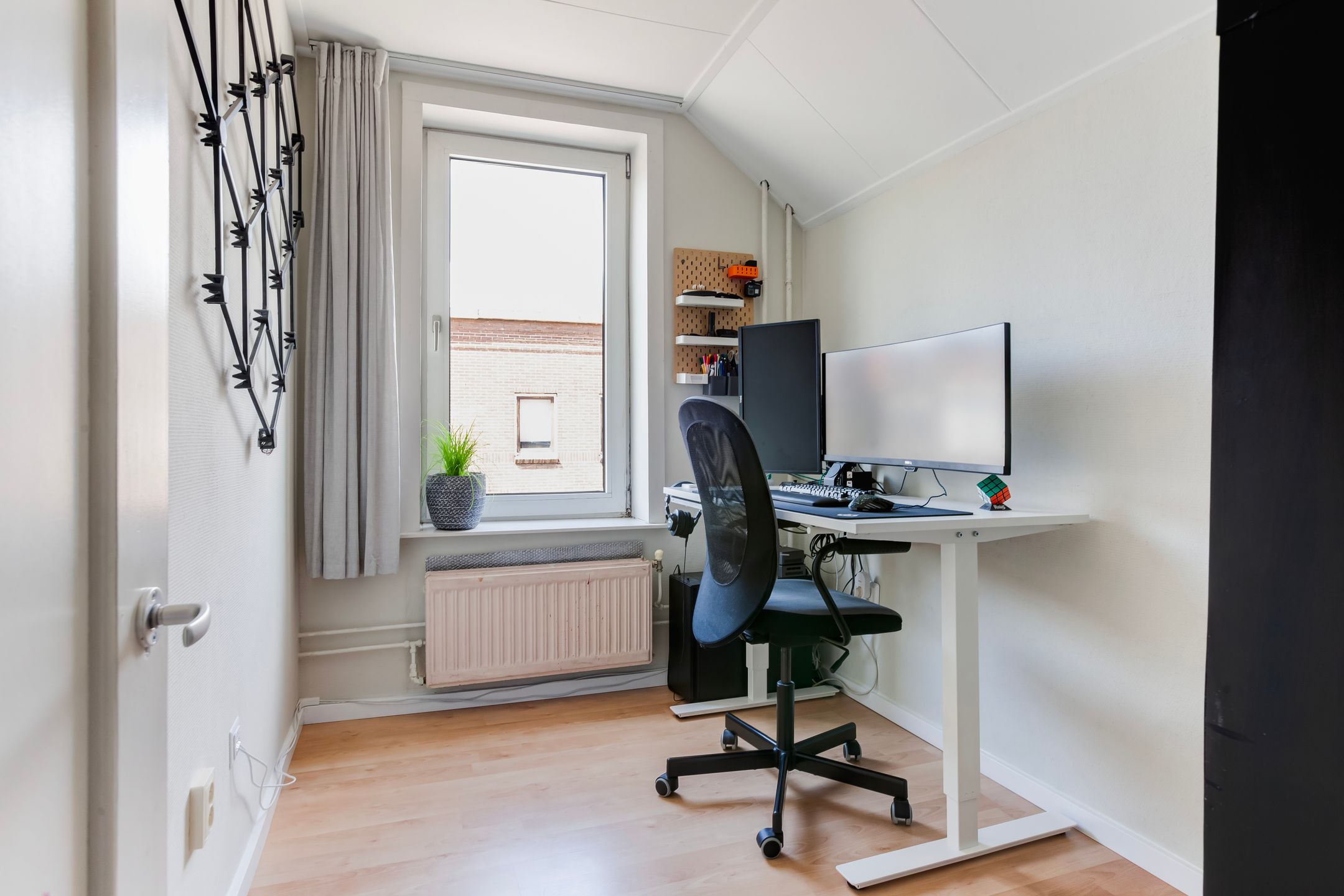 Photo 24 of Graaf van Bloisstraat 58