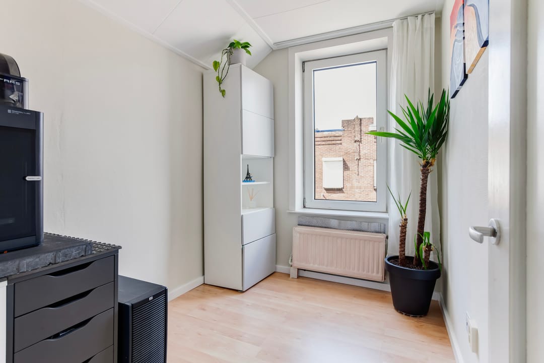 Photo 26 of Graaf van Bloisstraat 58