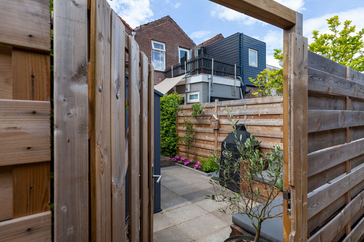 Photo 35 of Graaf van Bloisstraat 58