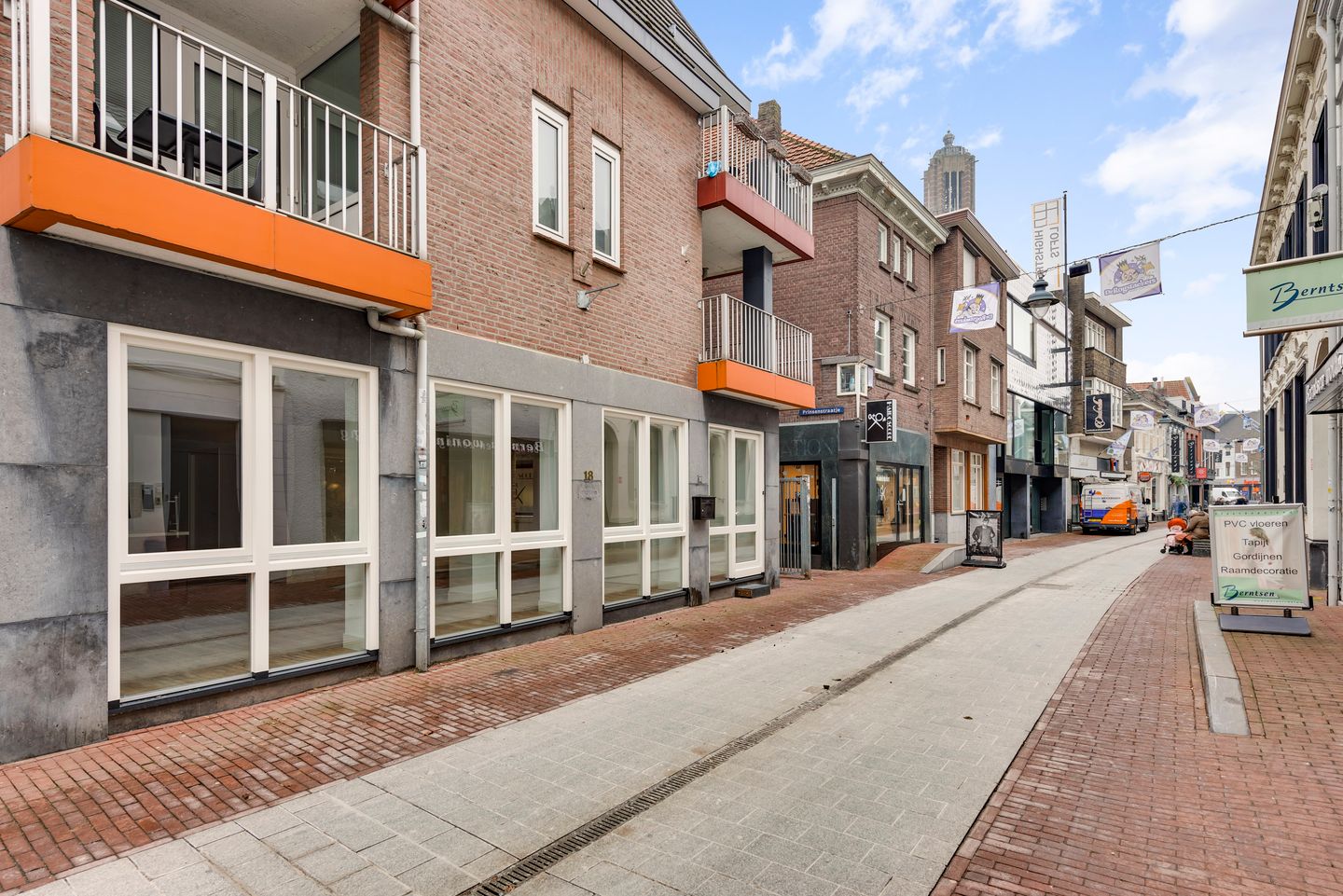 Photo 25 of Hoogstraat 18