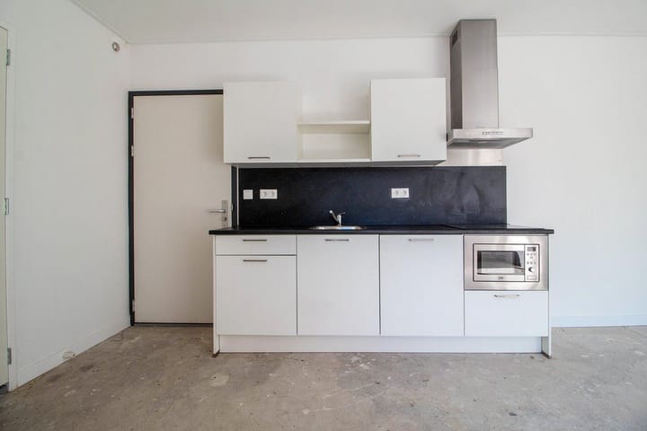 Photo 2 of Kloekhorststraat 14-C