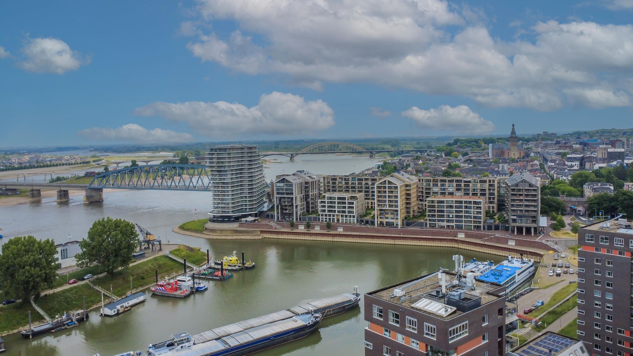 Photo 3 of Waalbandijk 253