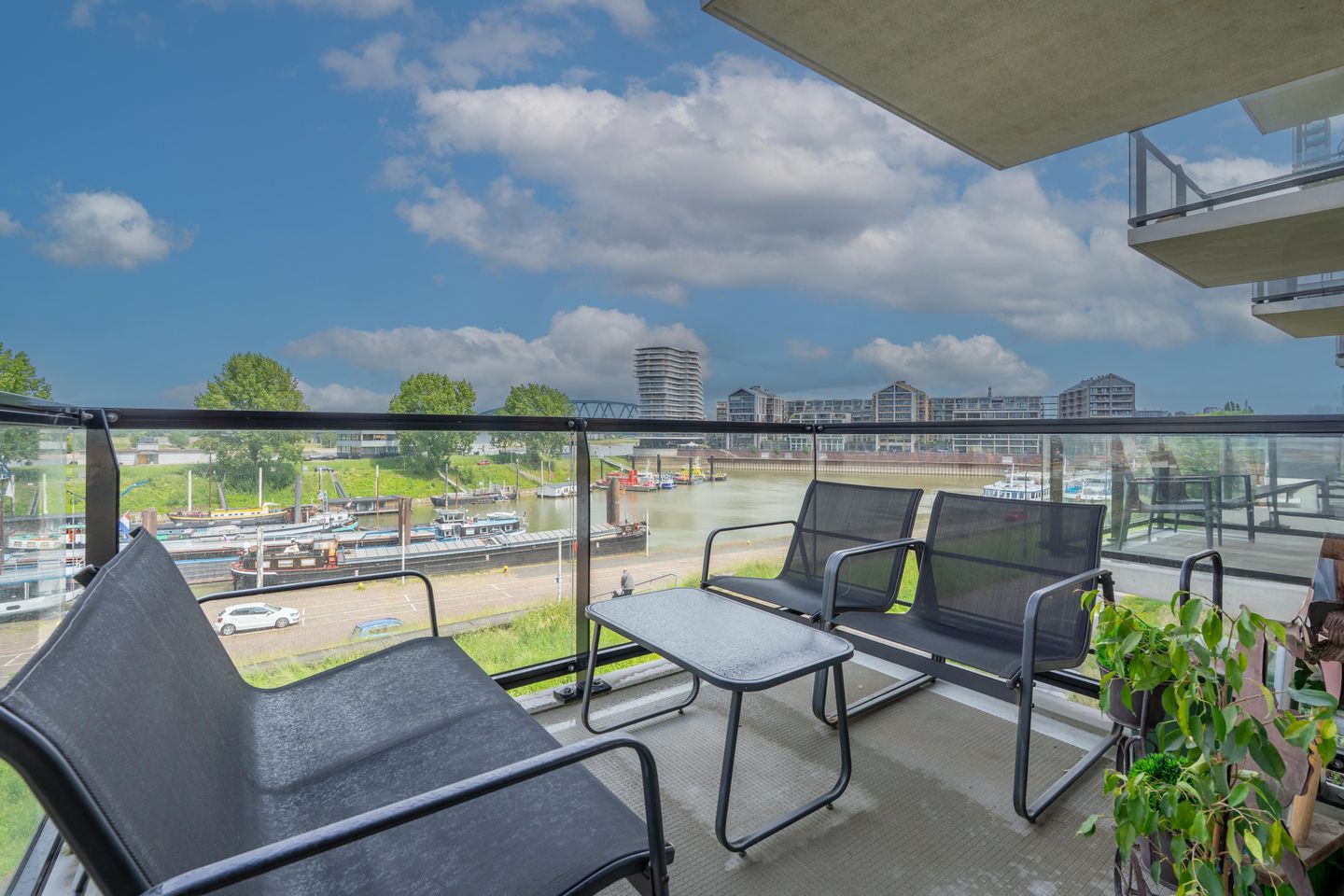 Photo 10 of Waalbandijk 253