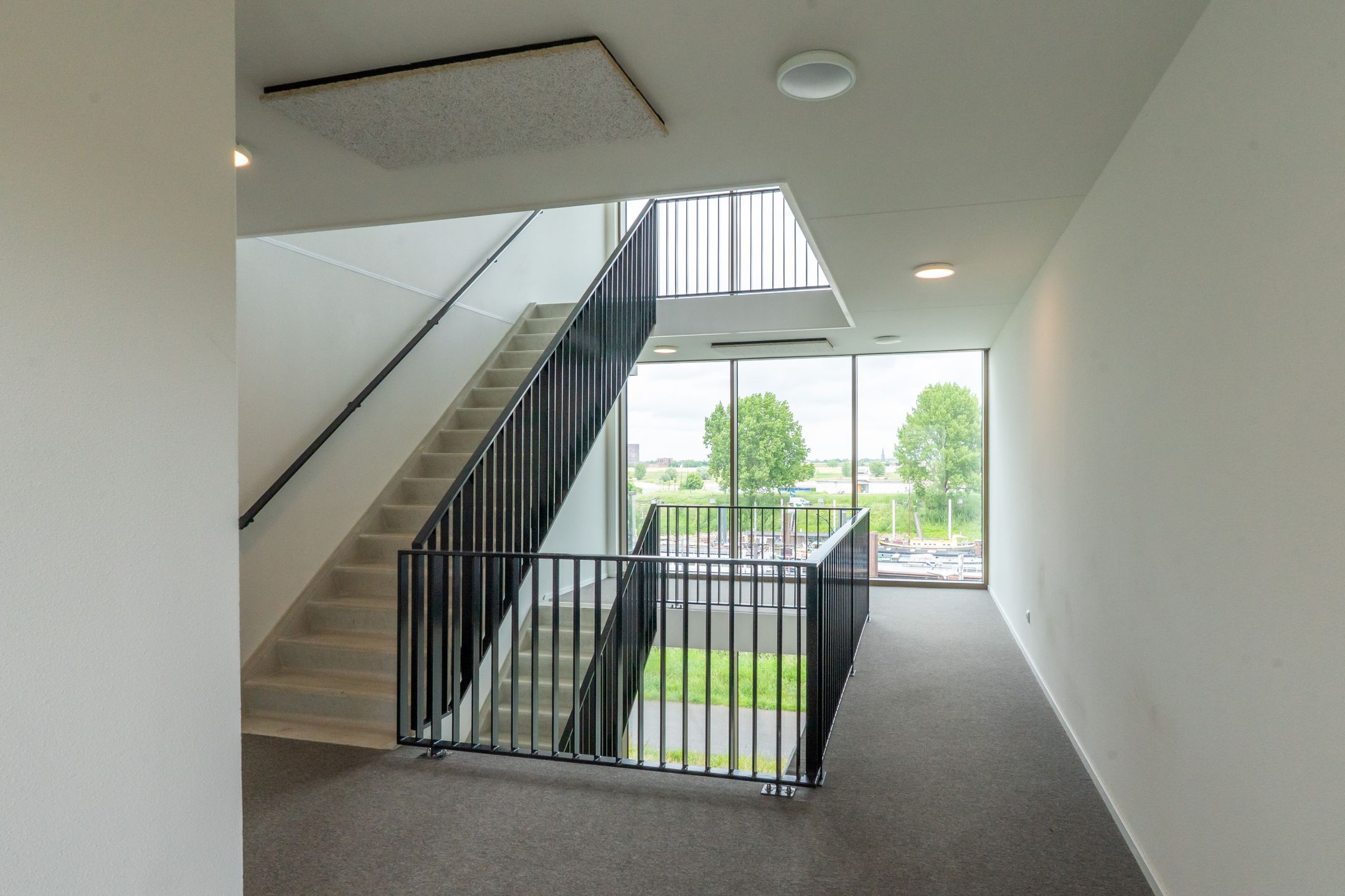 Photo 21 of Waalbandijk 253