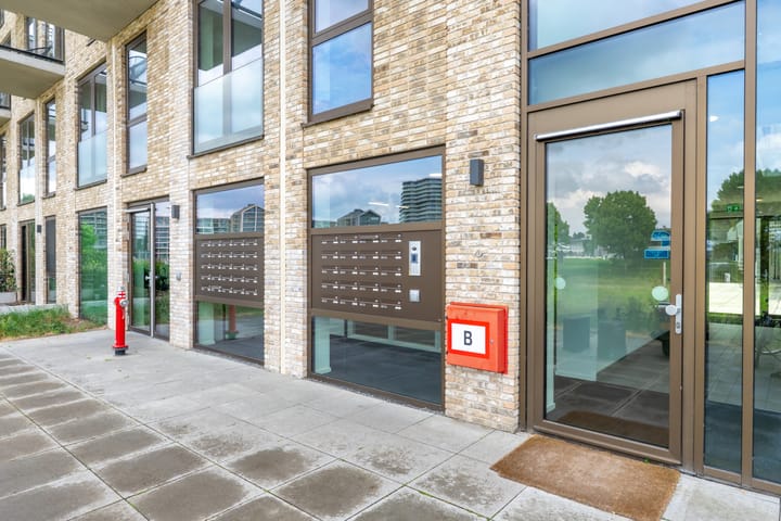 Foto 25 van Waalbandijk 253