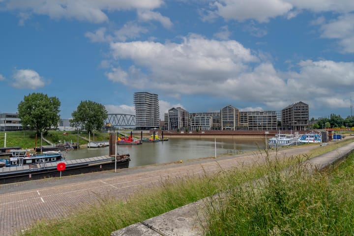 Foto 28 van Waalbandijk 253