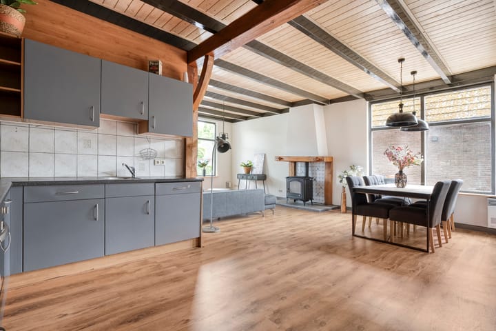 Foto 15 van Van Haeringenstraat 42