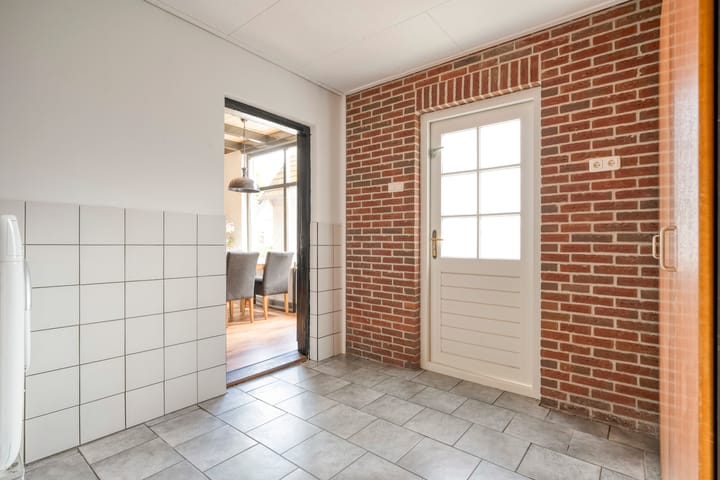 Foto 17 van Van Haeringenstraat 42