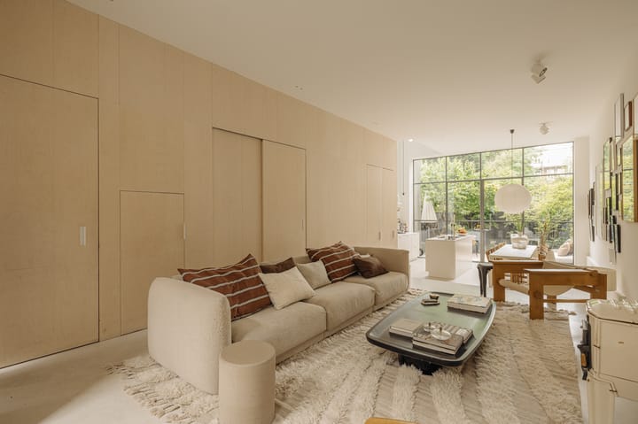 Photo 2 of Alberdingk Thijmstraat 24-H