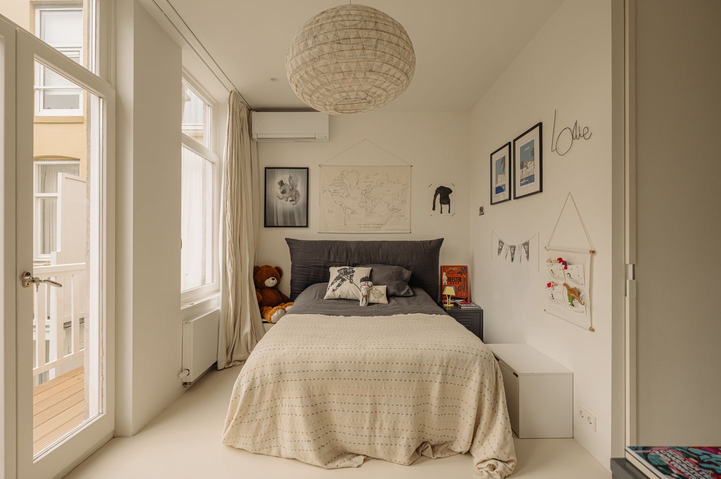 Foto 25 van Alberdingk Thijmstraat 24-H