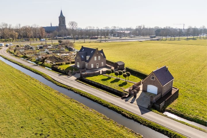 Photo 4 of Overleek 1-A