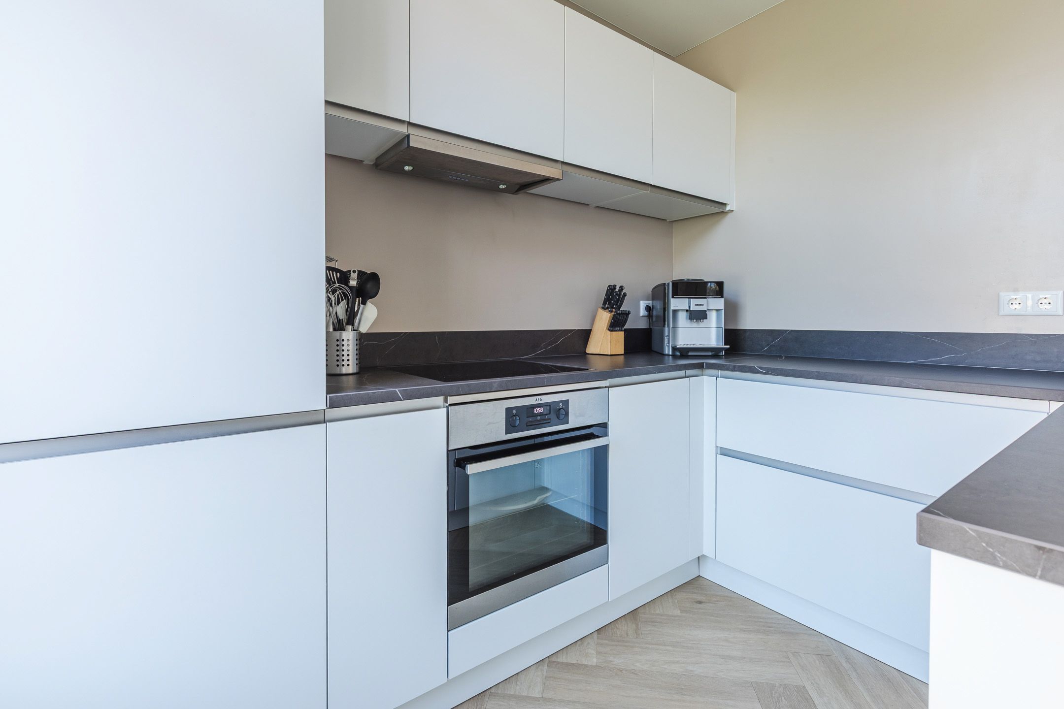 Photo 12 of Lanxmeersestraat 4