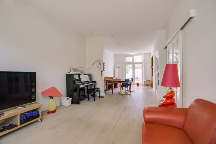 Foto 13 van Van Weede van Dijkveldstraat 101