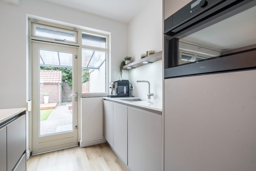 Photo 11 of Sint Hubertusstraat 8
