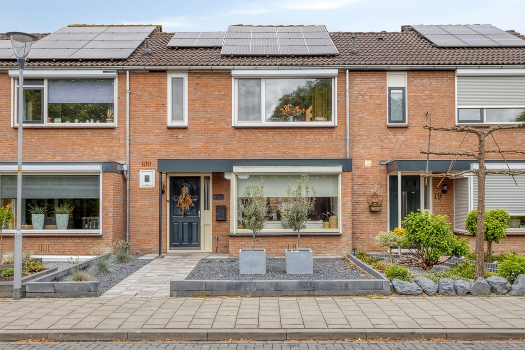 Foto 1 van Emmalaan 17