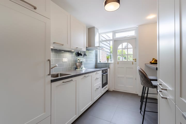 Foto 7 van van Delftstraat 10