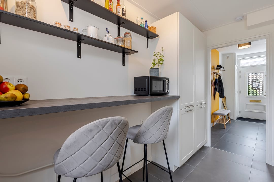 Photo 8 of van Delftstraat 10