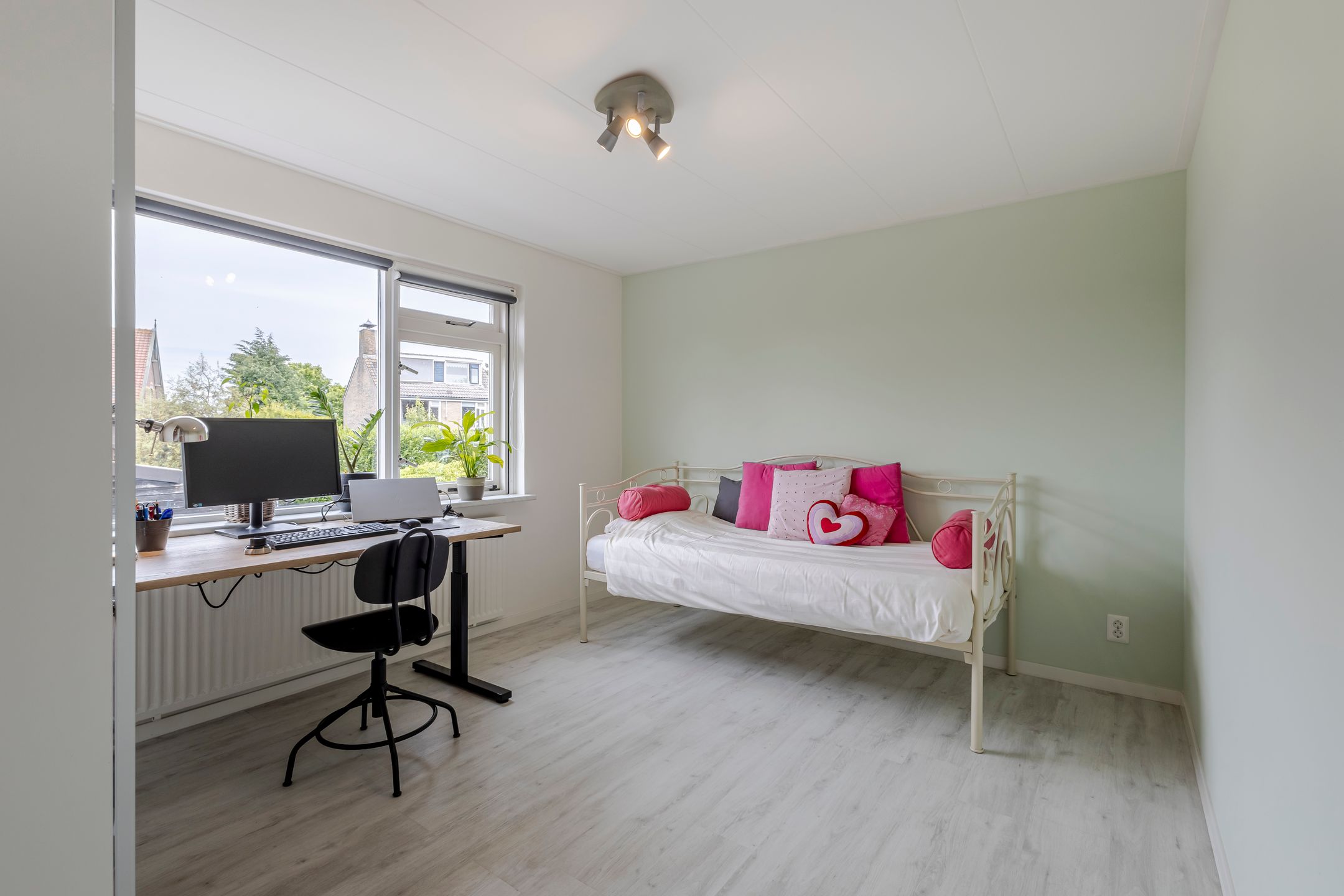 Photo 15 of van Delftstraat 10