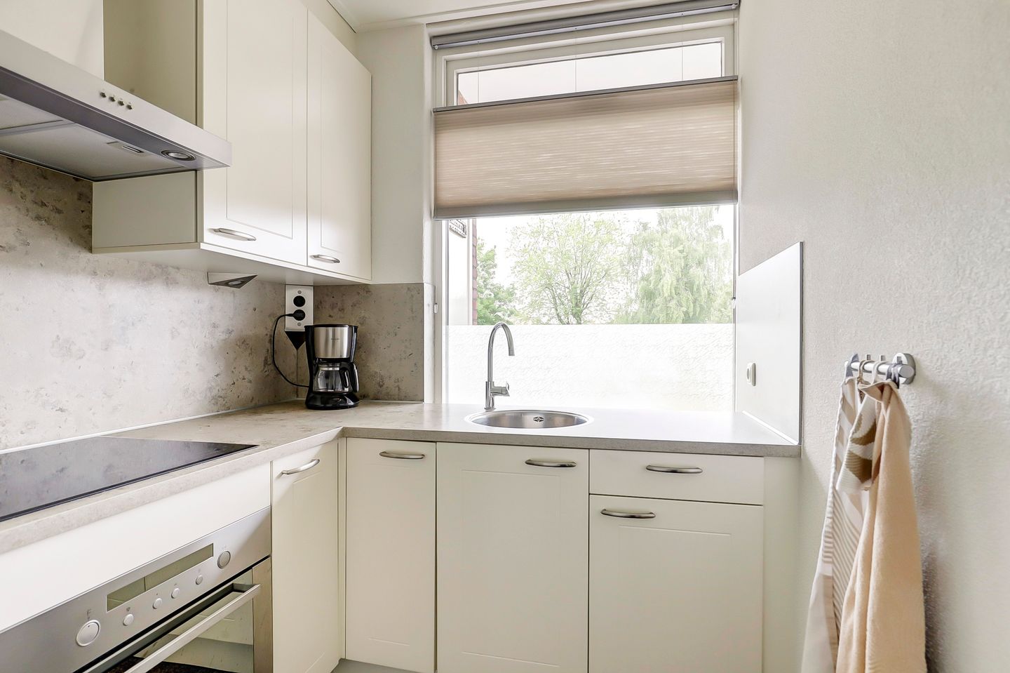 Photo 10 of Staringplantsoen 1-A