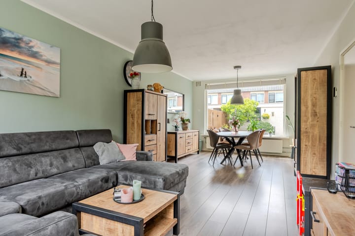 Foto 2 van De Ruyterweg 18