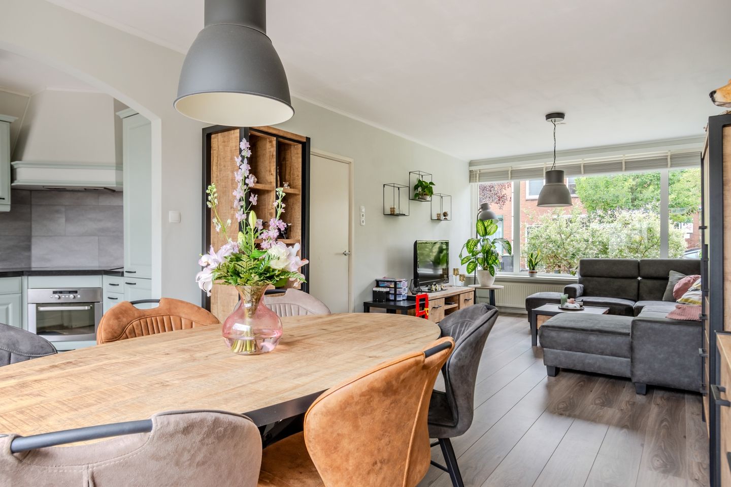 Foto 10 van De Ruyterweg 18