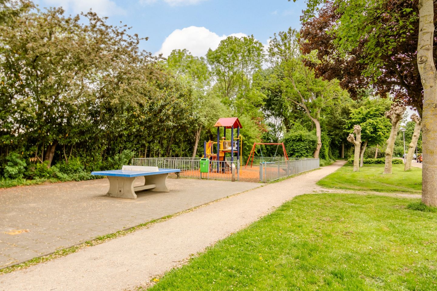 Foto 34 van De Ruyterweg 18