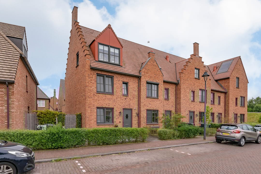 Foto 1 van John Deelaan 34