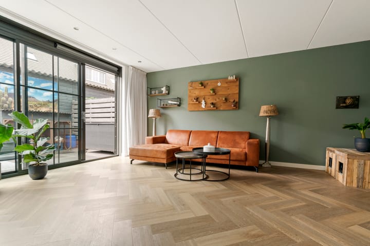 Foto 3 van John Deelaan 34