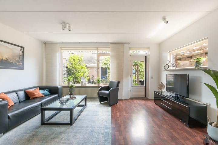 Photo 10 of Pearl Buck-erf 83