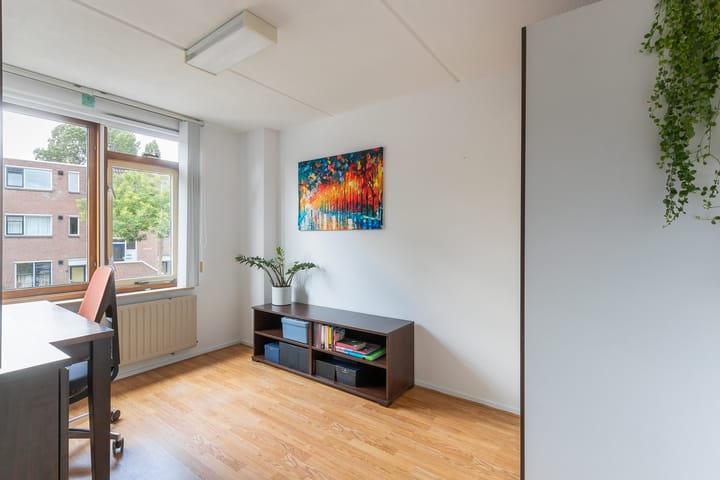 Photo 19 of Pearl Buck-erf 83